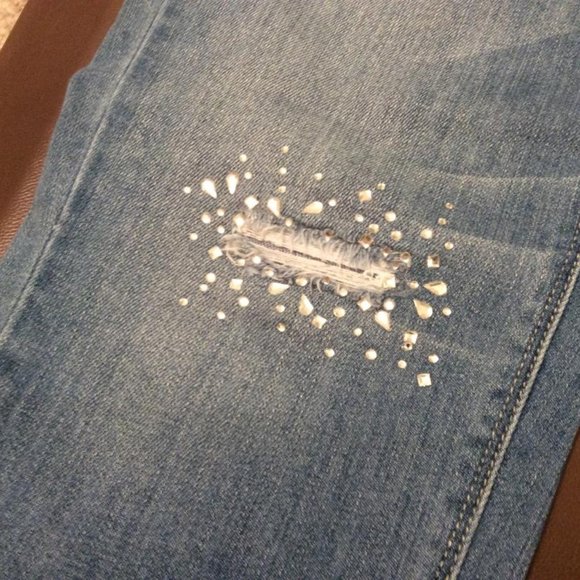 White House/Black Market Jewel-detail straight leg, low rise Jeans Women Size 4 - Picture 3 of 11